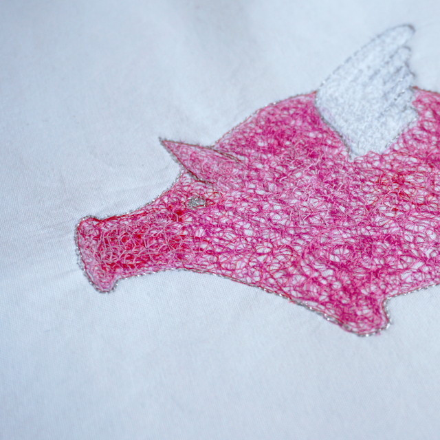flying pig embroidery - výšivka létající prasátko
